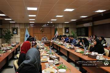 نشست رئیس دانشگاه با دانشجویان غیرخوابگاهی